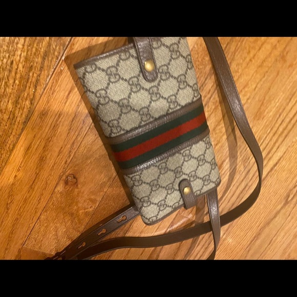 *** Gucci Messenger mini monogram bag *** Like new *** - Picture 9 of 11